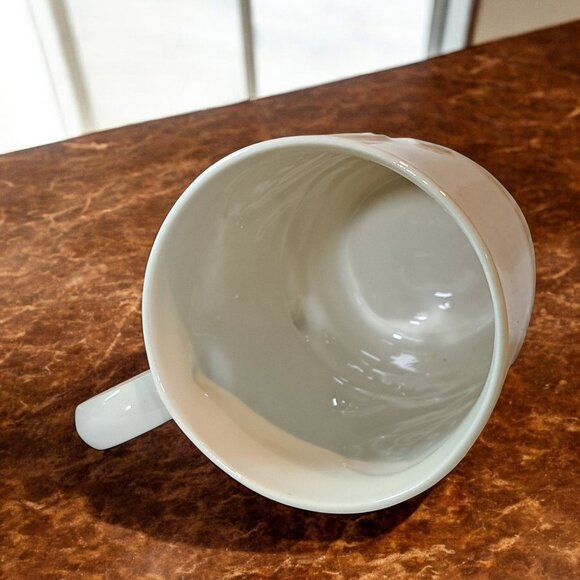 Belleek classic Celtic Mugs - set of two - Picture 5 of 9